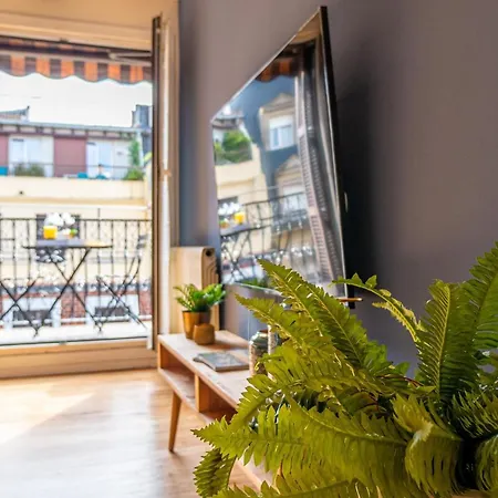 Patagonia Downtown & By Beauty