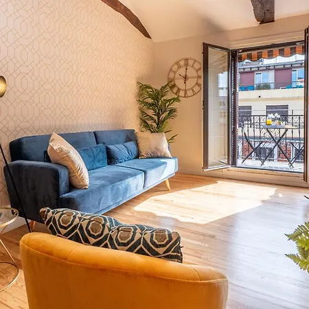 Patagonia Downtown & By Beauty