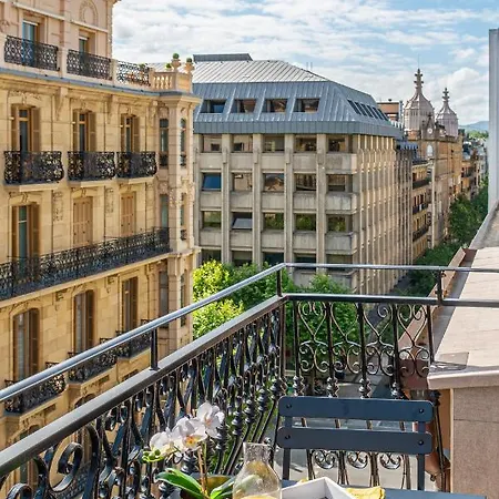 Patagonia Downtown & By Beauty San Sebastian